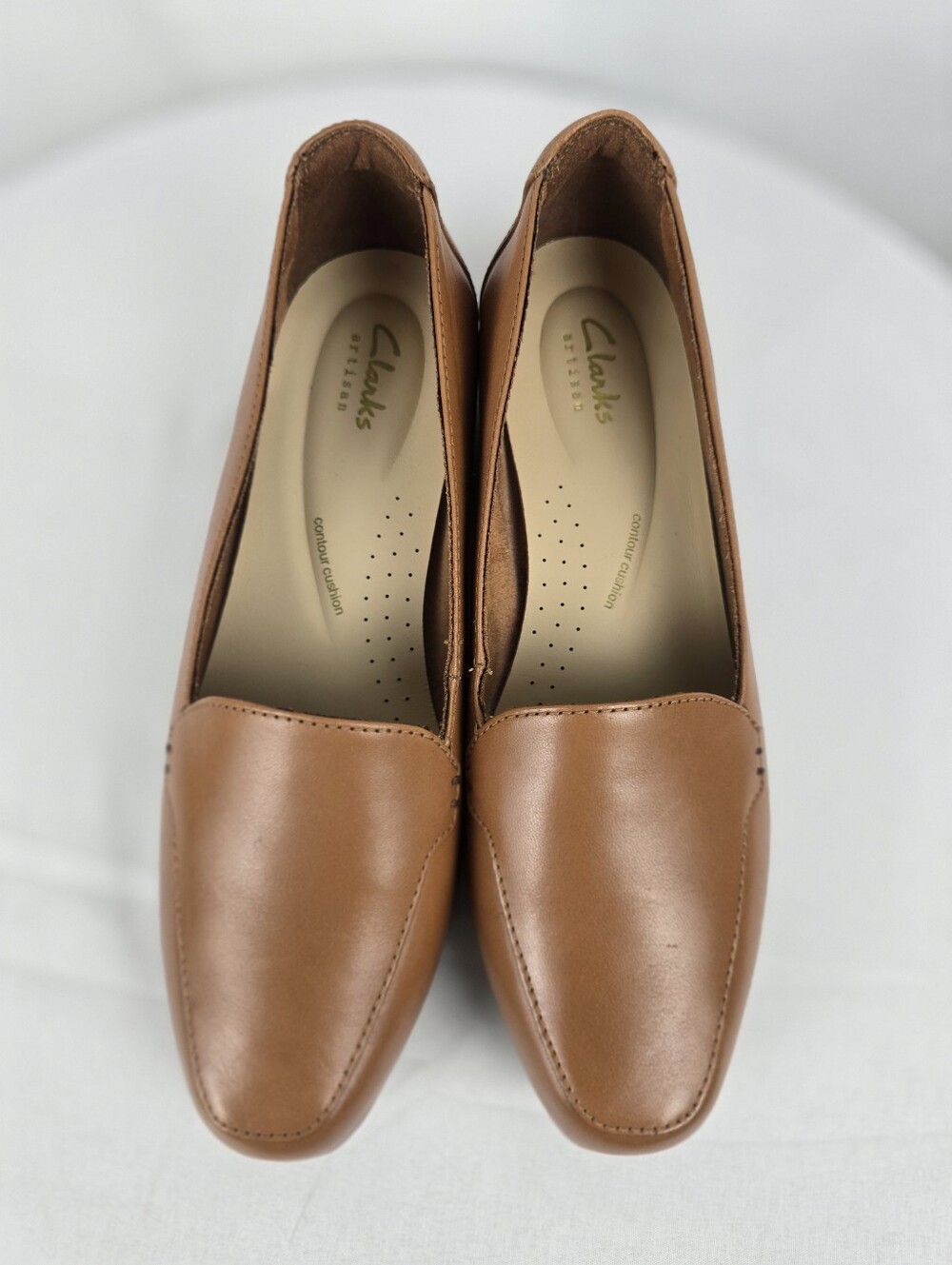 NWOB Clarks Artisan Tan Leather Cushioned Comfy Loafers Sz 7.5 - Picture 5 of 8